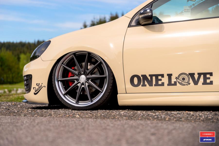 Детали экстерьера Volkswagen Golf GTi on Vossen Wheels (VWS-1) 2016 года  (фото 30 из 34)